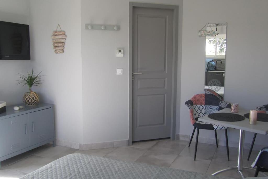 Studio Tout Confort Au Coeur Des Graves Portets Bagian luar foto